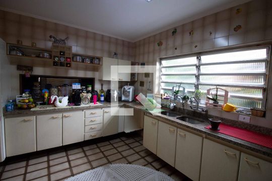 Cozinha de casa para alugar com 4 quartos, 500m² em Canindé, São Paulo