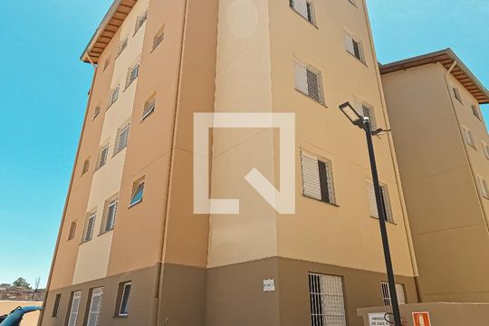 Fachada do bloco de apartamento para alugar com 2 quartos, 50m² em Jardim São Domingos, Guarulhos