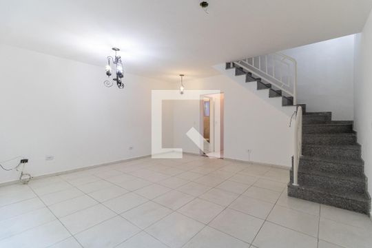 Sala de casa de condomínio para alugar com 3 quartos, 110m² em Parque Fongaro, São Paulo