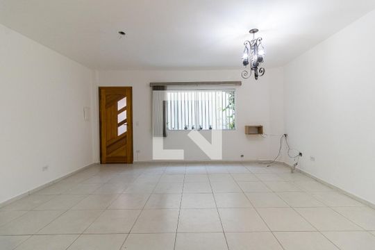 Sala de casa de condomínio para alugar com 3 quartos, 110m² em Parque Fongaro, São Paulo