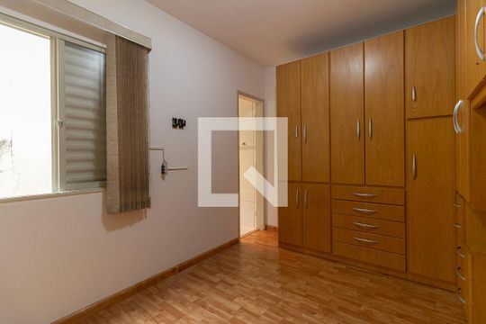 Suíte de casa de condomínio para alugar com 3 quartos, 110m² em Parque Fongaro, São Paulo