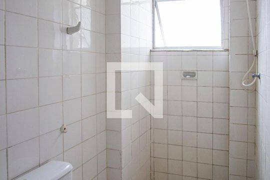 Banheiro de apartamento para alugar com 2 quartos, 70m² em Pião, São Gonçalo