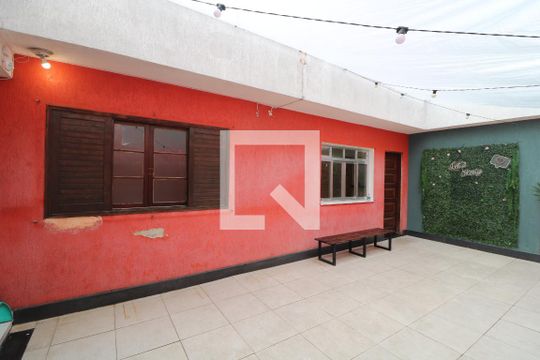 Quintal de casa para alugar com 3 quartos, 270m² em Cidade São Mateus, São Paulo