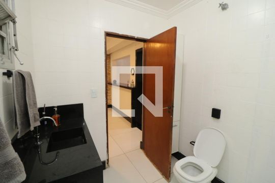 Banheiro de casa para alugar com 3 quartos, 270m² em Cidade São Mateus, São Paulo