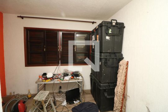 Casa para alugar com 3 quartos, 270m² em Cidade São Mateus, São Paulo