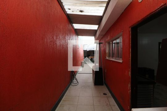 Corredor de casa para alugar com 3 quartos, 270m² em Cidade São Mateus, São Paulo