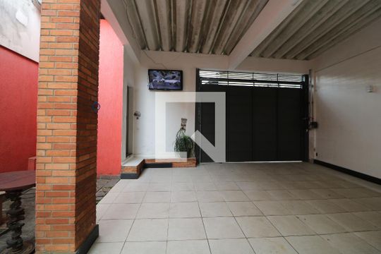 Garagem de casa para alugar com 3 quartos, 270m² em Cidade São Mateus, São Paulo