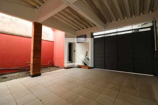 Garagem de casa para alugar com 3 quartos, 270m² em Cidade São Mateus, São Paulo