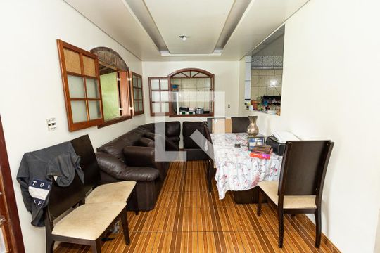 Sala de casa à venda com 7 quartos, 400m² em Vila Cloris, Belo Horizonte