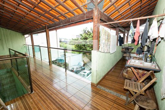 Varanda de casa à venda com 7 quartos, 400m² em Vila Cloris, Belo Horizonte