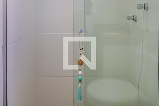 Banheiro do Corredor de apartamento para alugar com 2 quartos, 75m² em Sion, Belo Horizonte