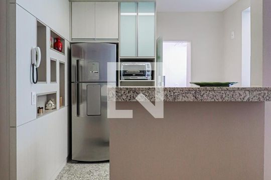 Cozinha de apartamento para alugar com 2 quartos, 75m² em Sion, Belo Horizonte