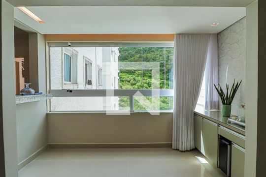 Varanda da Sala de apartamento para alugar com 2 quartos, 75m² em Sion, Belo Horizonte