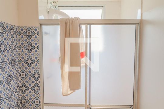 Banheiro de apartamento à venda com 2 quartos, 48m² em Feitoria, São Leopoldo