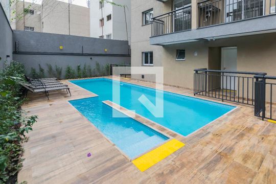 Área comum - Piscina de kitnet/studio para alugar com 0 quarto, 27m² em Sé, São Paulo
