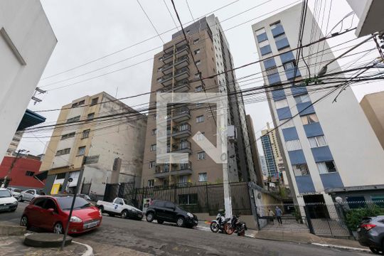 Fachada de kitnet/studio para alugar com 0 quarto, 27m² em Sé, São Paulo