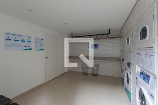 Área comum - Lavanderia de kitnet/studio para alugar com 0 quarto, 27m² em Sé, São Paulo