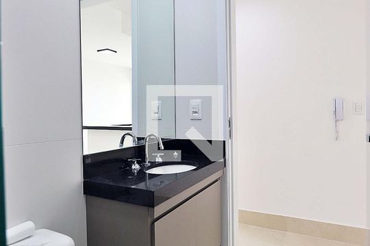 Banheiro Social de apartamento à venda com 2 quartos, 62m² em Jardim, Santo André