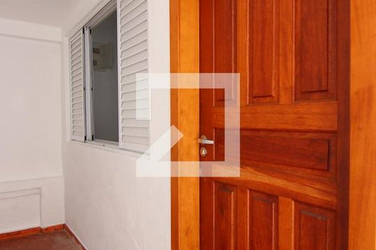 Área Externa de casa para alugar com 2 quartos, 80m² em Cidade Patriarca, São Paulo