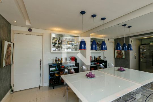 Sala de apartamento à venda com 2 quartos, 65m² em Vila Ipiranga, Porto Alegre