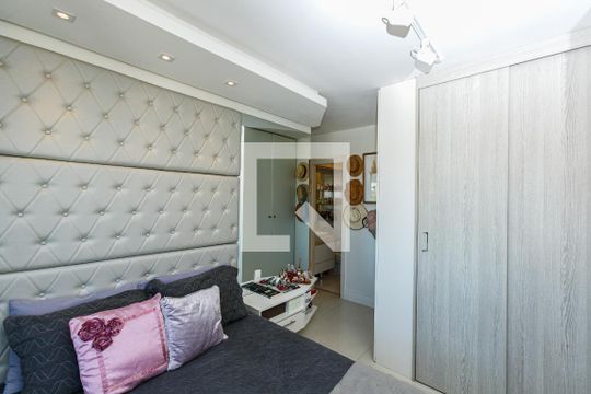 Quarto 1 de apartamento à venda com 2 quartos, 65m² em Vila Ipiranga, Porto Alegre