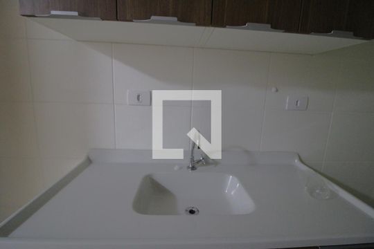 Pia da cozinha de apartamento para alugar com 1 quarto, 31m² em Jardim Sabara, São Paulo
