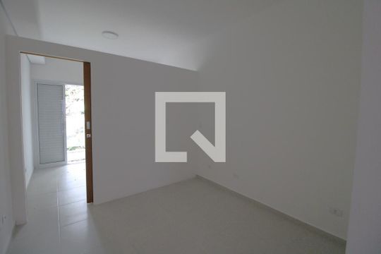 Sala de apartamento para alugar com 1 quarto, 31m² em Jardim Sabara, São Paulo