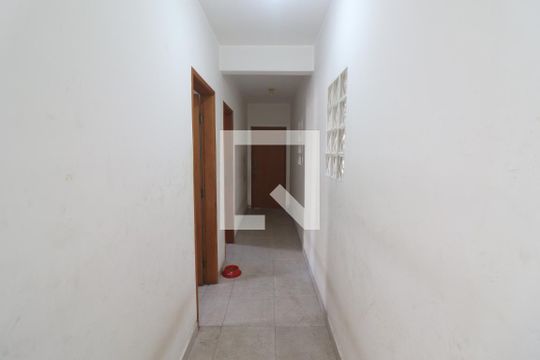 Corredor  de casa à venda com 2 quartos, 140m² em Parque Peruche, São Paulo