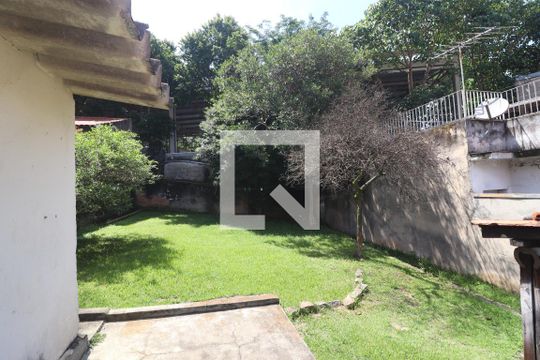 Quntal  de casa à venda com 2 quartos, 140m² em Parque Peruche, São Paulo