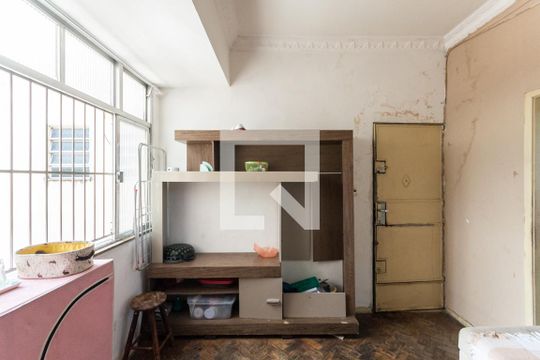 Sala de apartamento à venda com 2 quartos, 65m² em Benfica, Rio de Janeiro