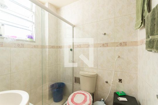 Banheiro de apartamento à venda com 2 quartos, 65m² em Benfica, Rio de Janeiro