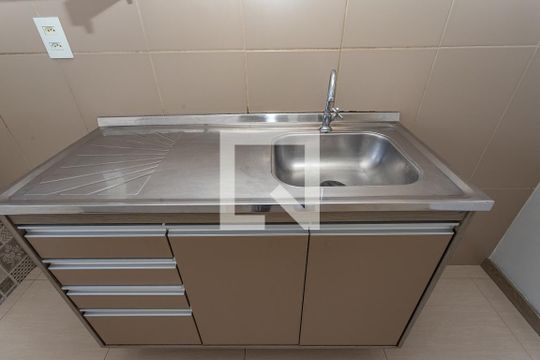 Cozinha  de apartamento à venda com 2 quartos, 47m² em Centro, Diadema