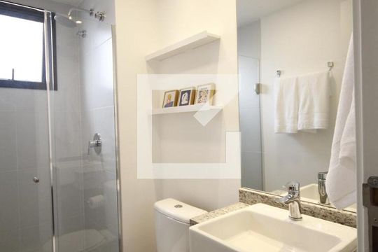 Banheiro de kitnet/studio para alugar com 1 quarto, 23m² em Vila Mariana, São Paulo