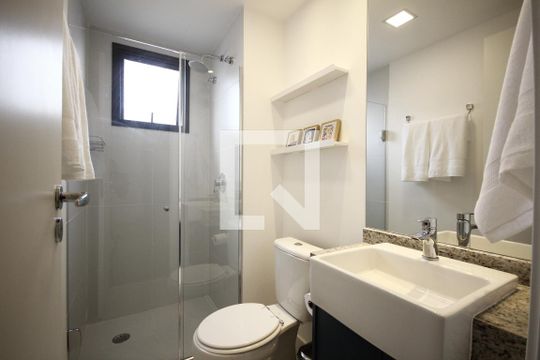 Banheiro de kitnet/studio para alugar com 1 quarto, 23m² em Vila Mariana, São Paulo