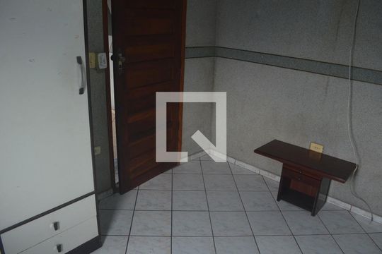 Suite de casa para alugar com 3 quartos, 164m² em Parque São Vicente, São Vicente