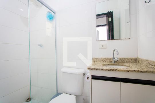 Banheiro de apartamento à venda com 2 quartos, 80m² em Vila Floresta, Santo André