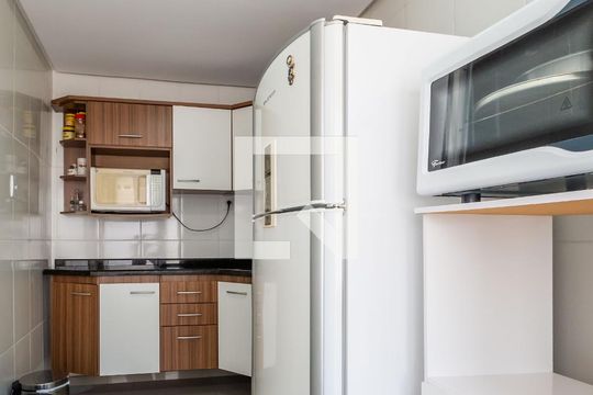 Cozinha de apartamento à venda com 2 quartos, 121m² em Medianeira, Porto Alegre