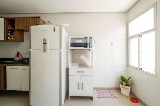 Cozinha de apartamento à venda com 2 quartos, 121m² em Medianeira, Porto Alegre