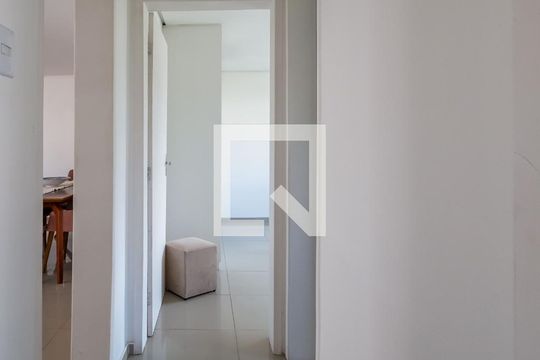 Corredor de apartamento à venda com 2 quartos, 121m² em Medianeira, Porto Alegre