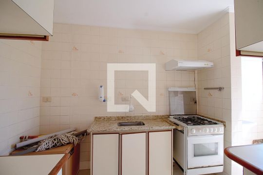 Cozinha de apartamento para alugar com 2 quartos, 56m² em Jardim Taboao, São Paulo