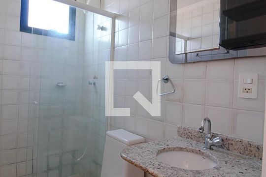 Banheiro  de apartamento para alugar com 2 quartos, 56m² em Jardim Taboao, São Paulo