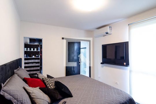 Suíte de casa à venda com 3 quartos, 196m² em Planalto Paulista, São Paulo