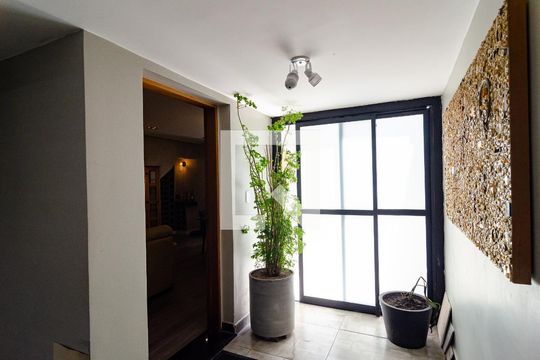 Entrada de casa para alugar com 3 quartos, 196m² em Planalto Paulista, São Paulo