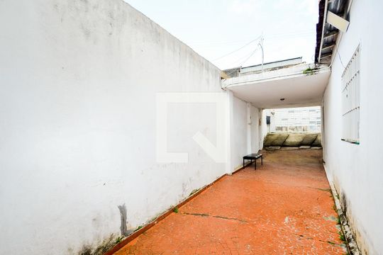 Garagem de casa à venda com 3 quartos, 143m² em Vila Trabalhista, Guarulhos