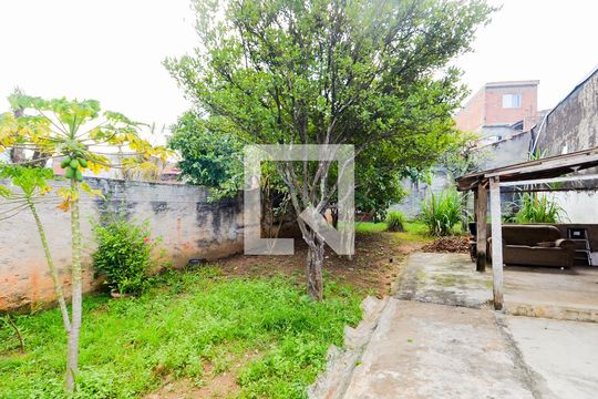 Quintal de casa à venda com 3 quartos, 143m² em Vila Trabalhista, Guarulhos