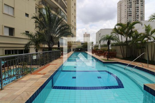 Piscina de apartamento para alugar com 2 quartos, 130m² em Vila Romana, São Paulo