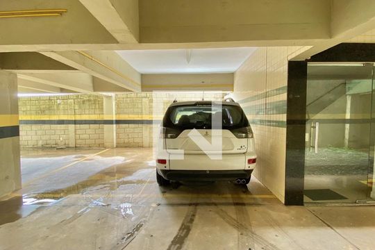 Garagem de apartamento à venda com 3 quartos, 129m² em Santa Efigênia, Belo Horizonte
