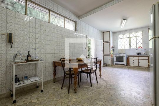 Cozinha de casa para alugar com 3 quartos, 600m² em Sumaré, São Paulo