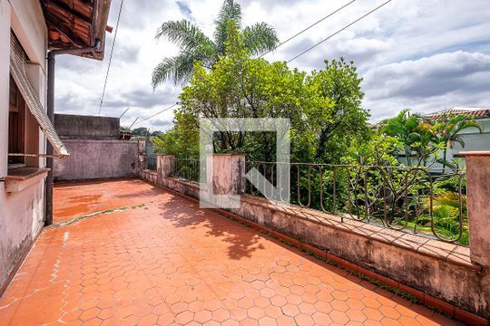 Edícula - Varanda de casa para alugar com 3 quartos, 600m² em Sumaré, São Paulo