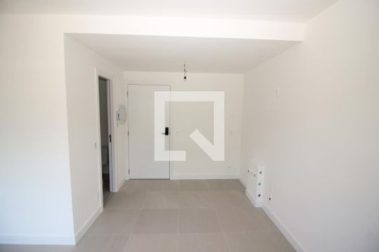 Sala/Quarto de kitnet/studio à venda com 1 quarto, 25m² em Farroupilha, Porto Alegre